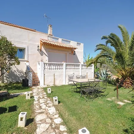 Three-bedroom Holiday In Nyaraló Antibes